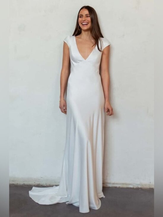 Jenny shoo Bronwyn Dress - Elegant White Evening Gown - Picture 5 of 5